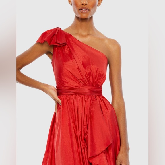 MAC DUGGAL
Red Bow One Shoulder Ruffle Asymmetrical Hem Gown Anthropologie - Picture 3 of 16
